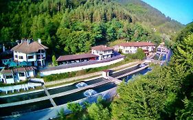 Семеен Хотел Рибарската Хижа